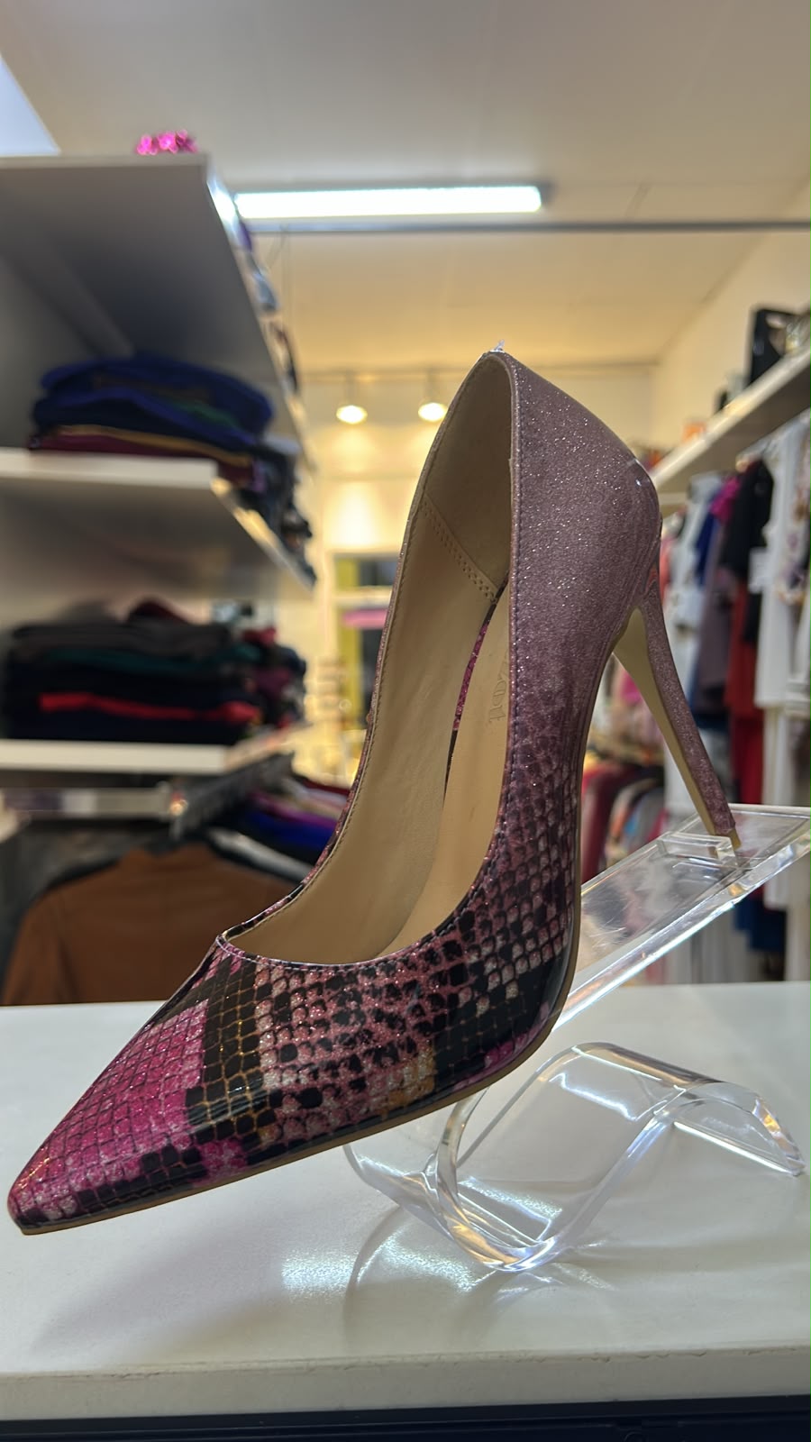 Stiletto Adhara (500)