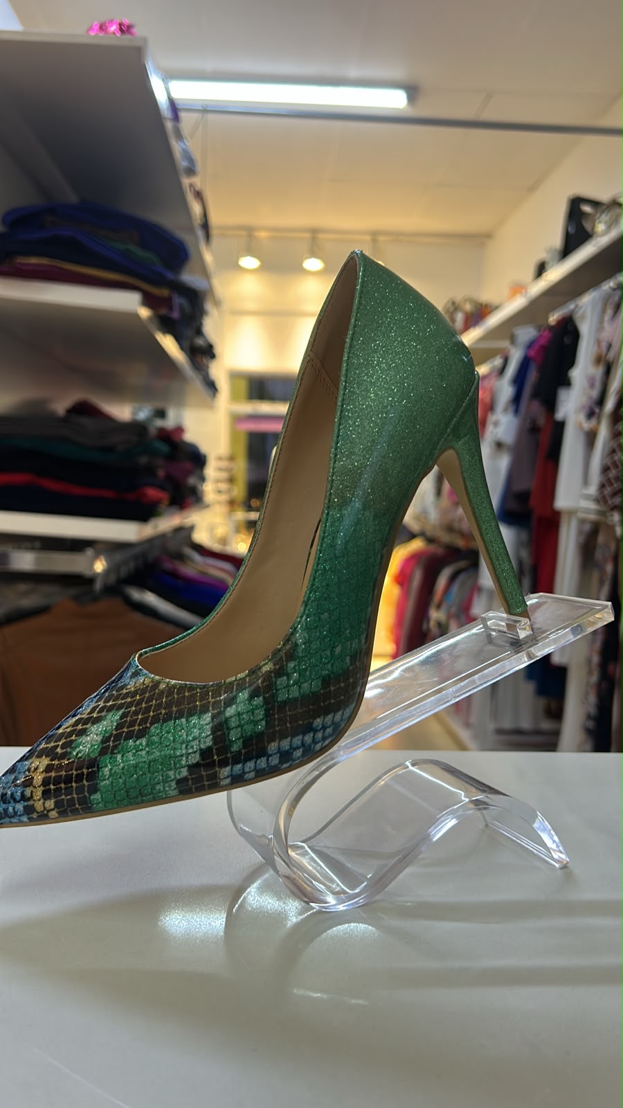 Stiletto Adhara (500)