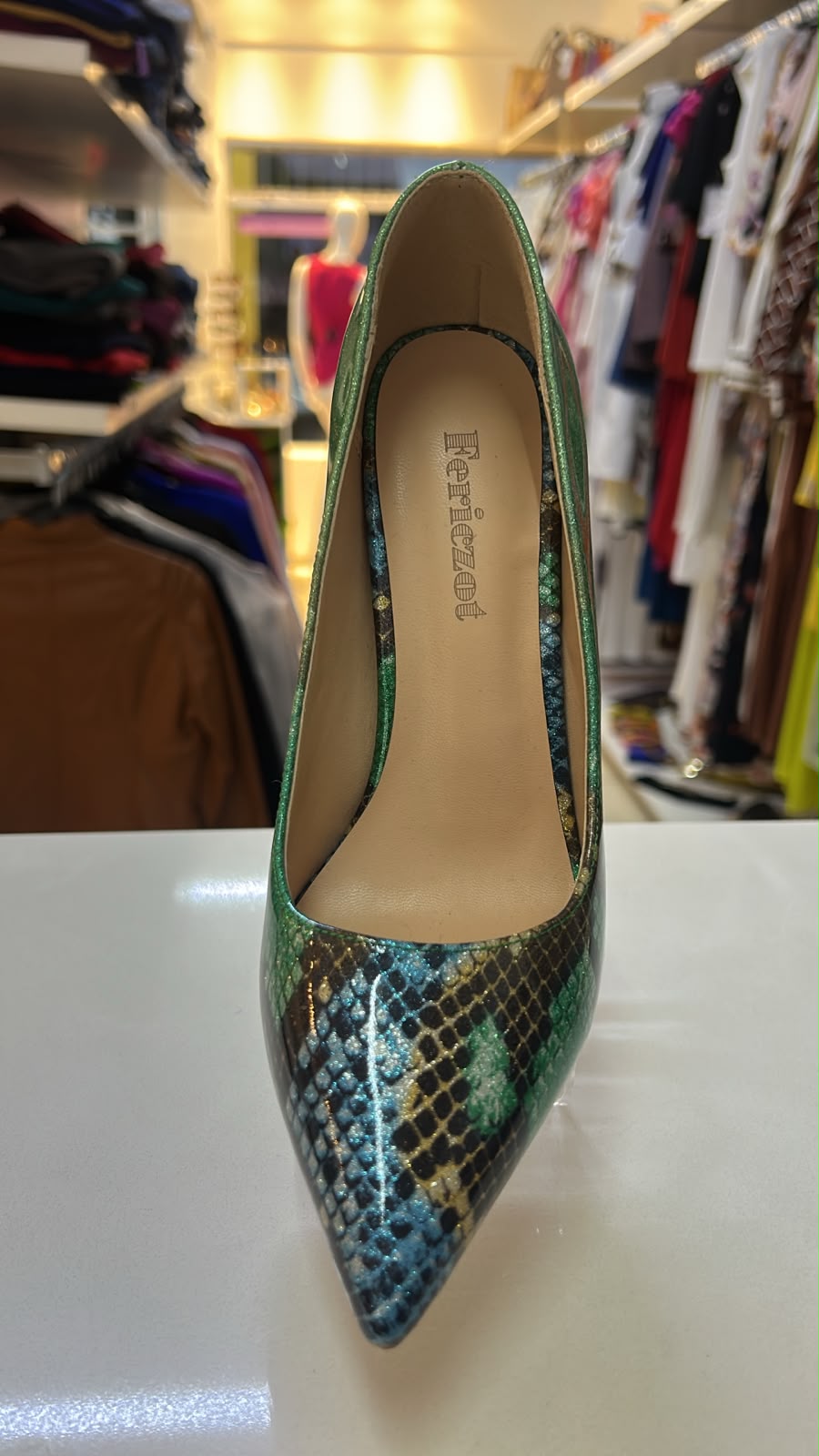 Stiletto Adhara (500)